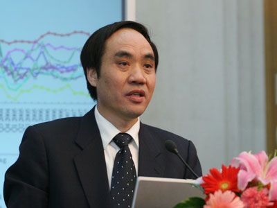 辜胜阻：信贷市场扭曲 民间高利贷存双重风险